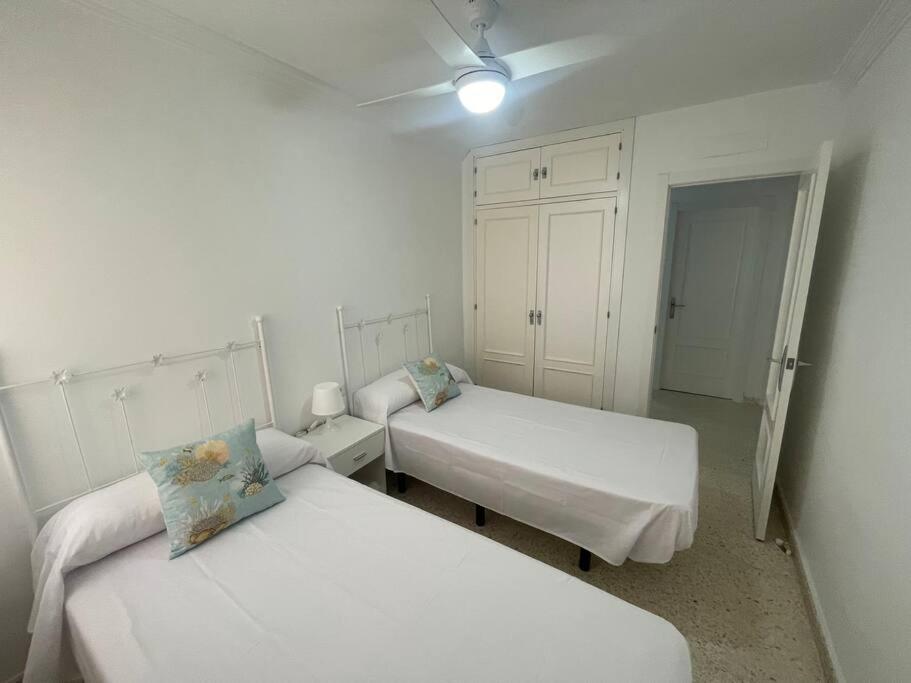 Апартаменты Apartamento Torre Del Mar Centro. Экстерьер фото